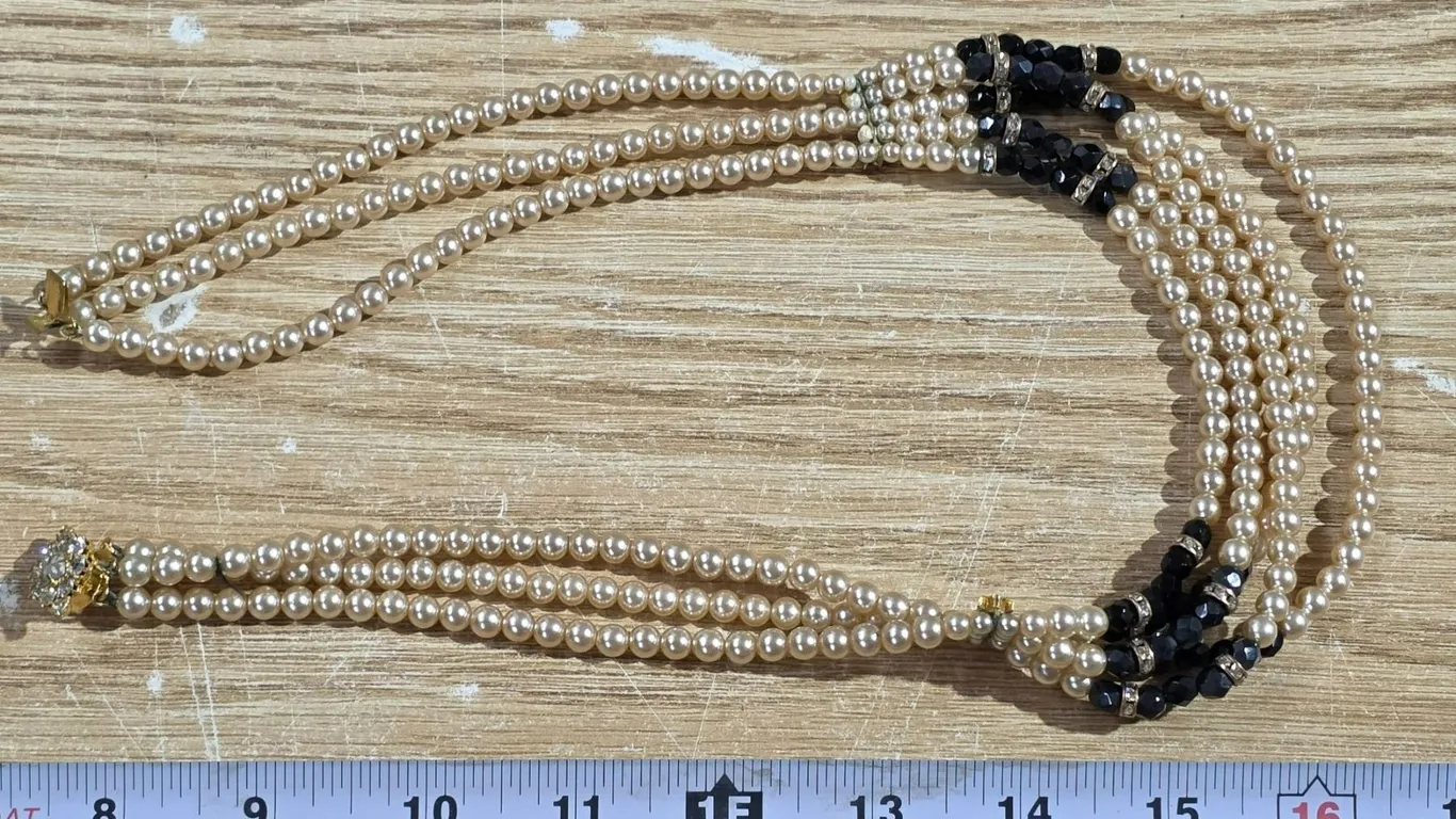(5) Strane Pearl Necklace 20'' Long