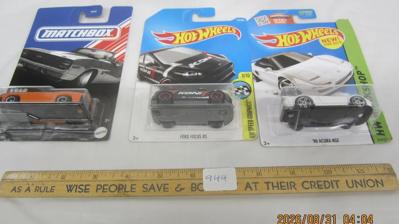 944. Lot of 3 Vintage Cars 2 Hot Wheels 1 Matchbox Sealed