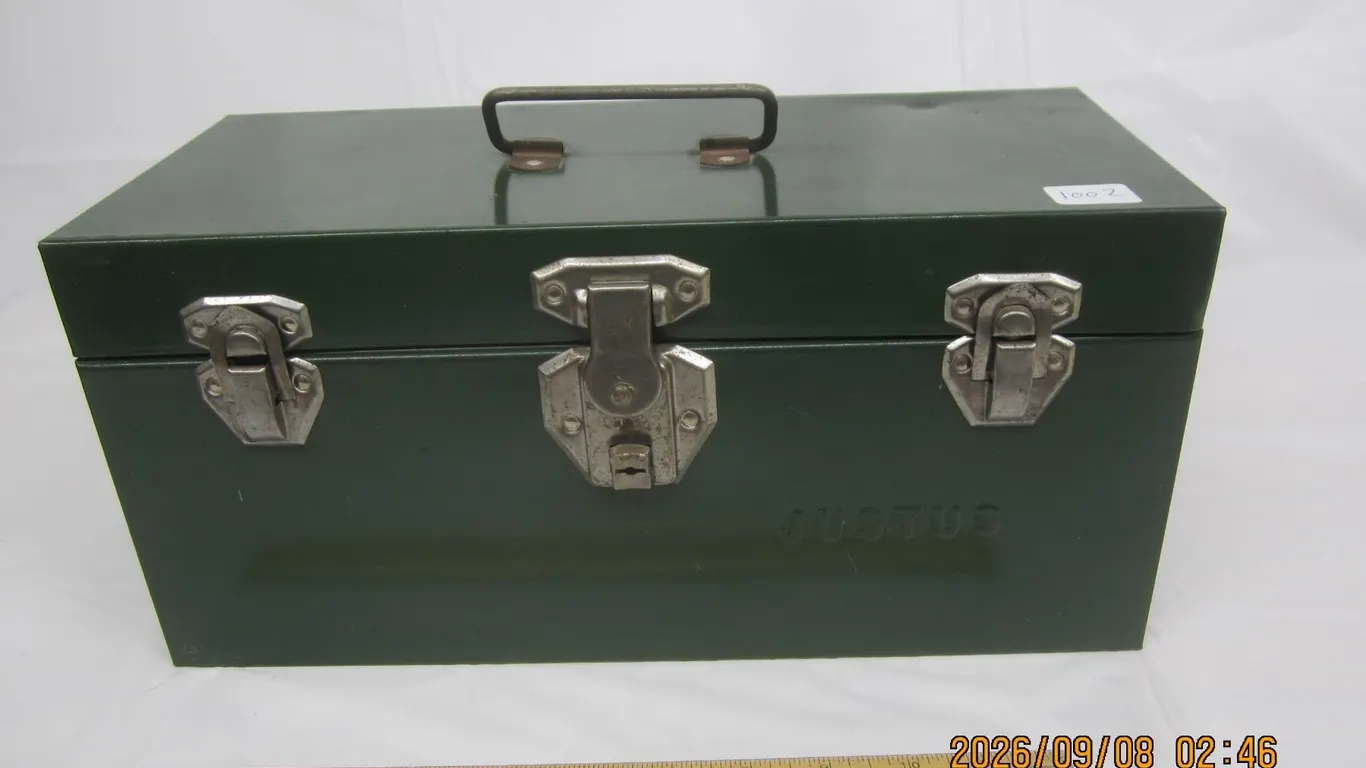 1002. Vintage Green Metal Toolbox in Good Condition