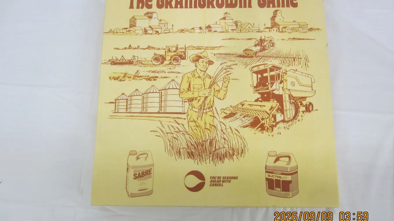 1048. 1982 The Grain Growin' Game Complete in Good Condition Rare Item Looks Like It's Never Been Pl