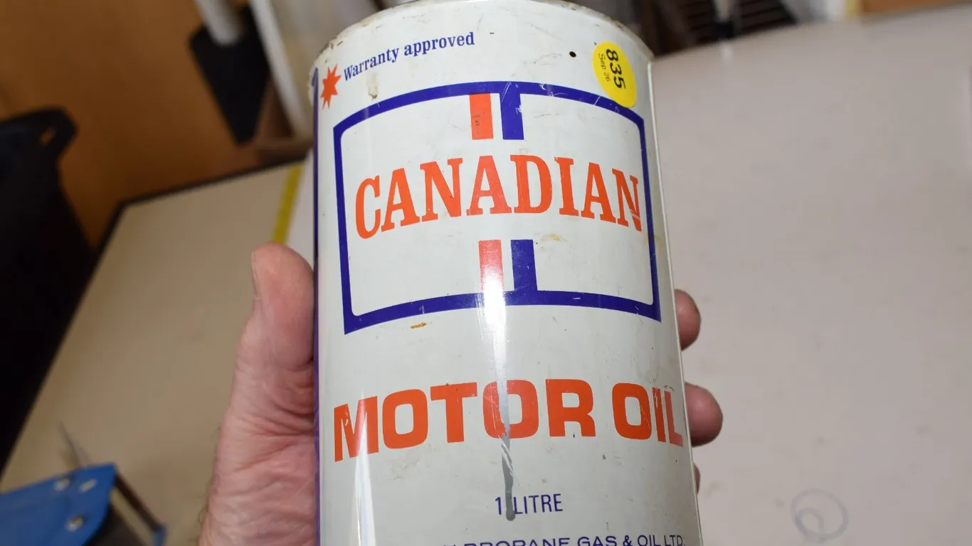 RARE Canadian Oil Tin – Never Capped
