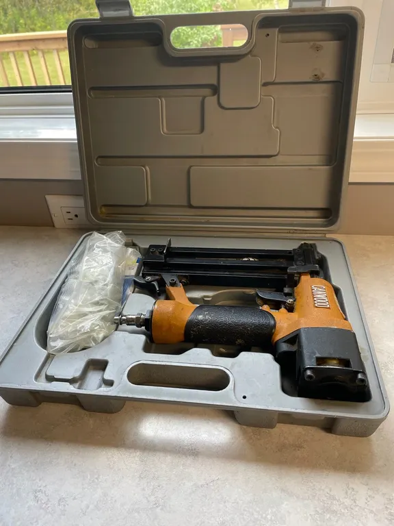 Pin nailer