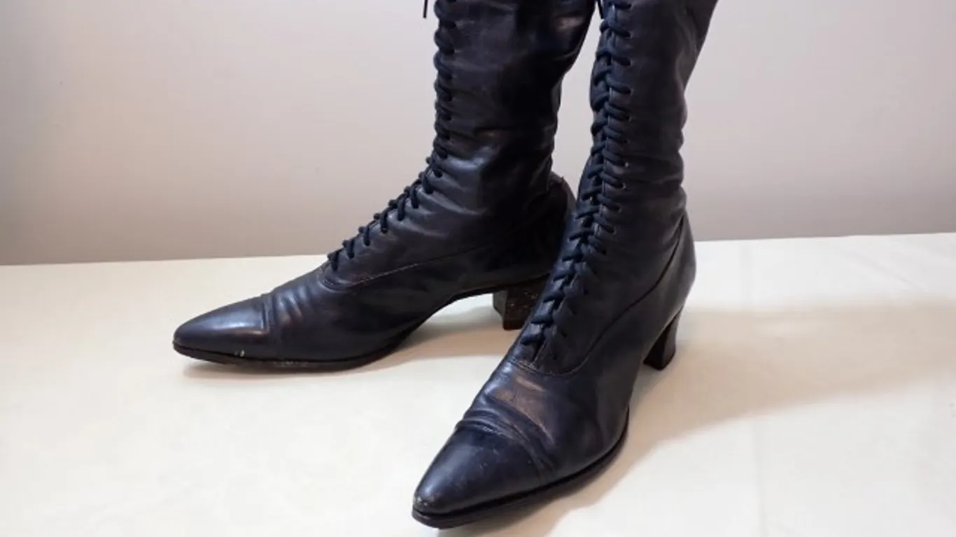 Victorian Women's Leather Boots