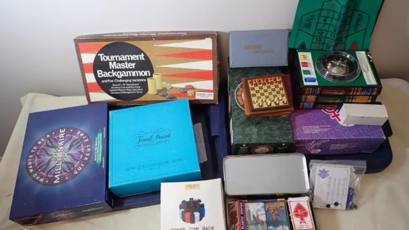 Backgammon, trivial pursuit plus