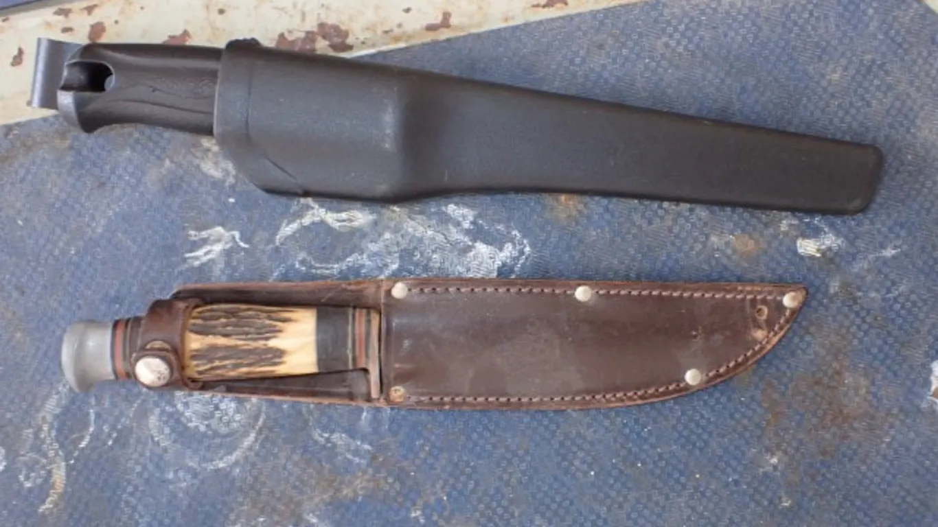 English and Swedish Knives