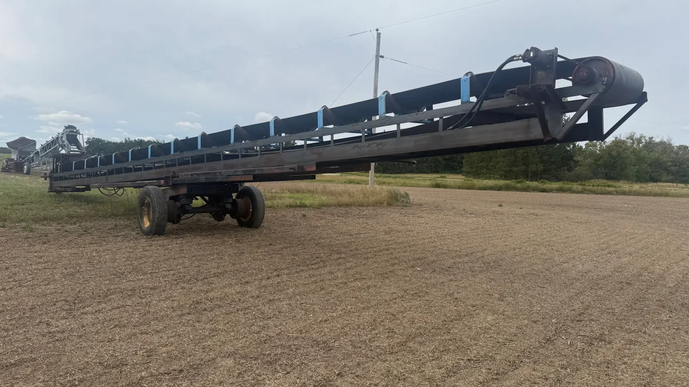 60' x 30" Stationary Stacker/ Conveyor (Offsite)
