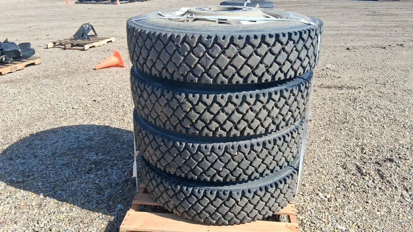 4- Bridgestone 11R24.5 Tires on Aluminum Rims