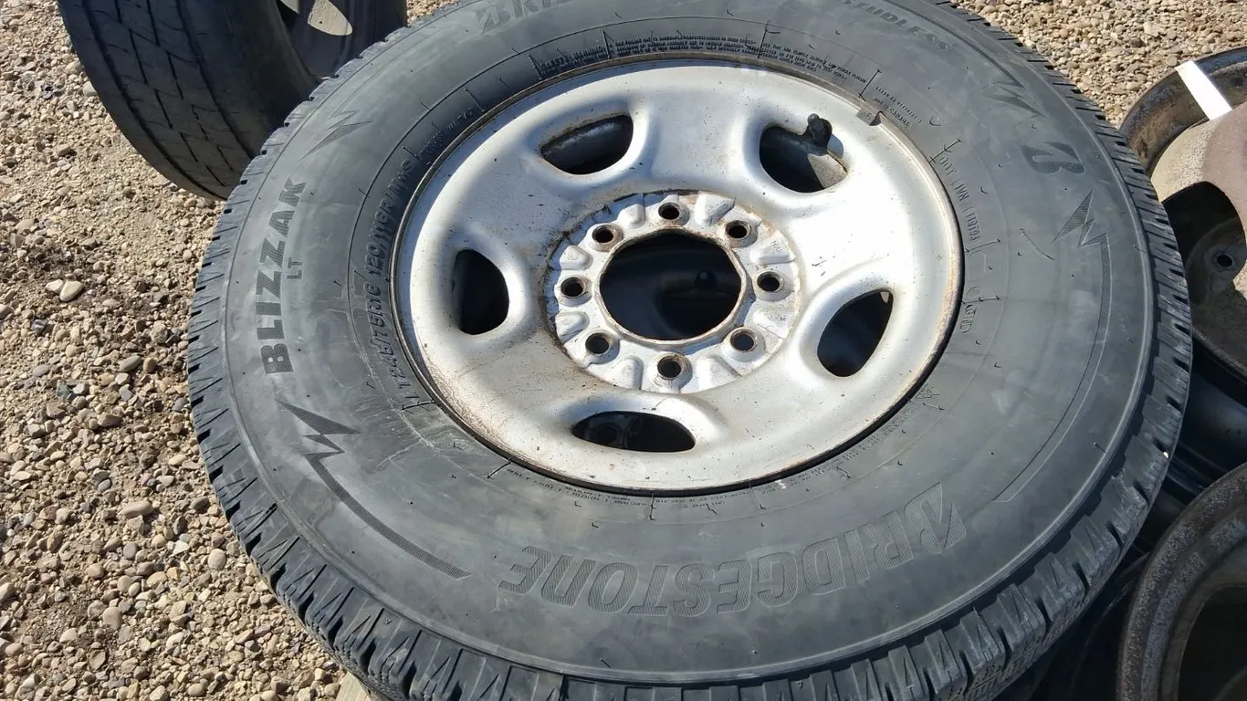 2- Bridgestone LT245/75R16 Blizzak on Rims
2- Toyo Open Country LT245/75R16 on Rims
4- Dually Rims