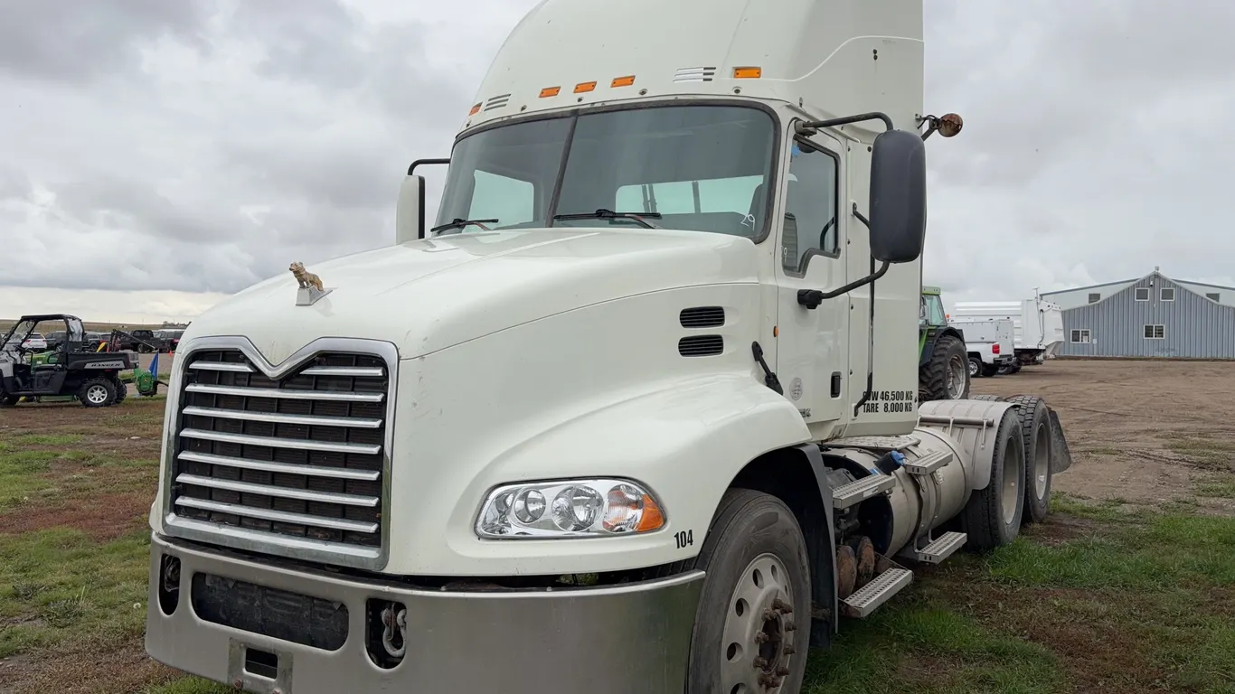 2014 Mack Semi Truck *Unreserved*