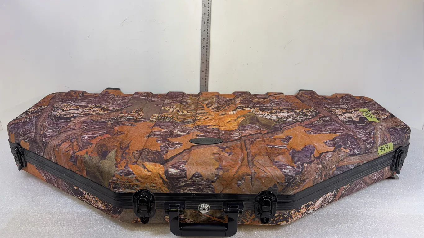 Vanguard Compound Bow Hard Case Approx. 44'' x 20'' x 6'' *Unreserved*