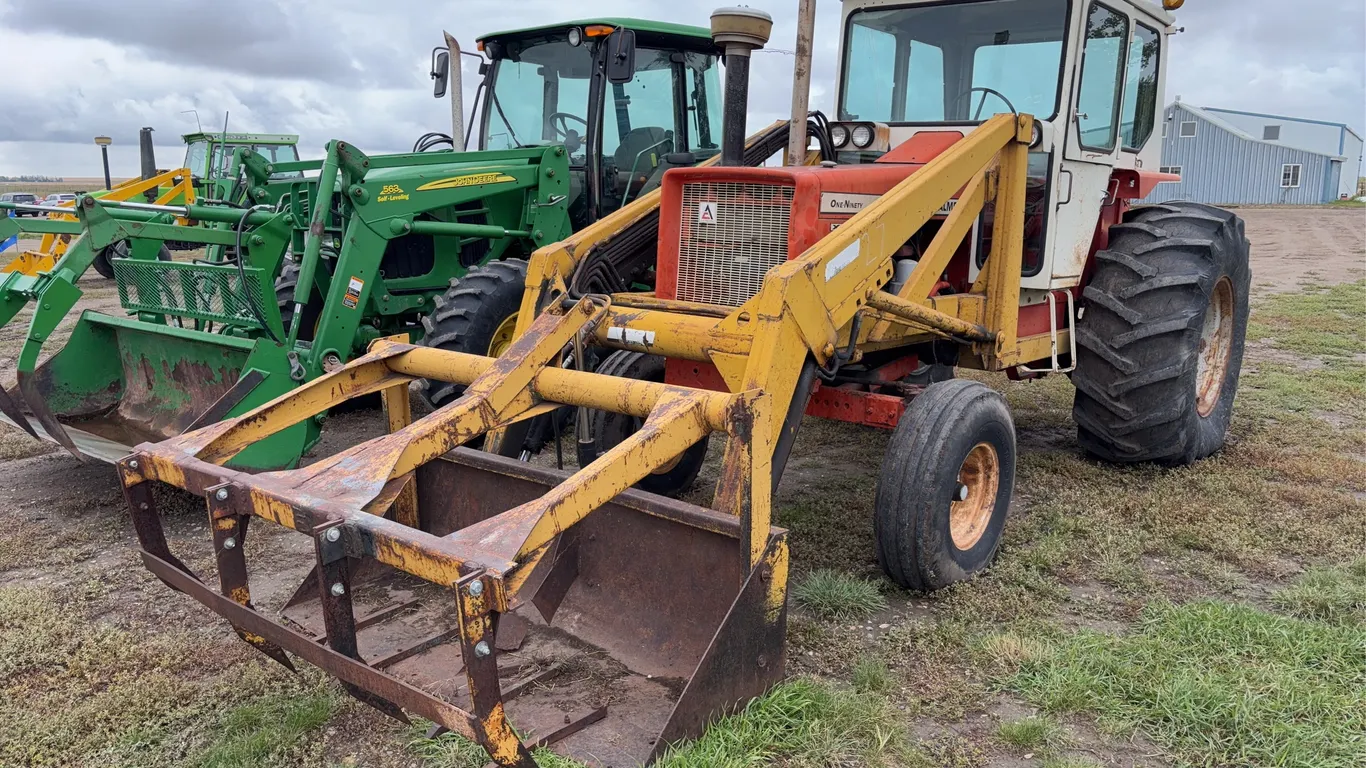 Allis Chalmers One Ninety XT Series IIi FEL Tractor *Unreserved*