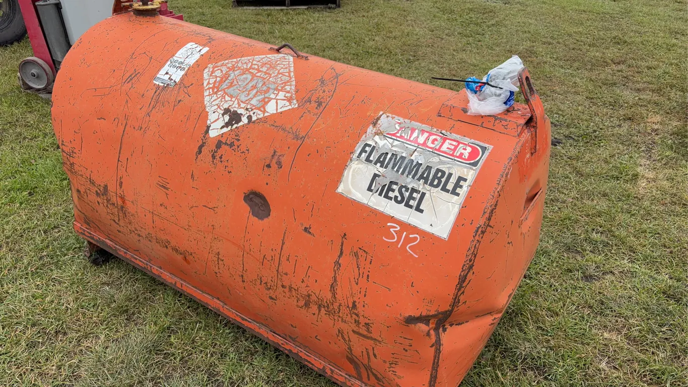 Westeel 300 Gal Slip Tank, Last Held Diesel 2 yrs ago *Unreserved*