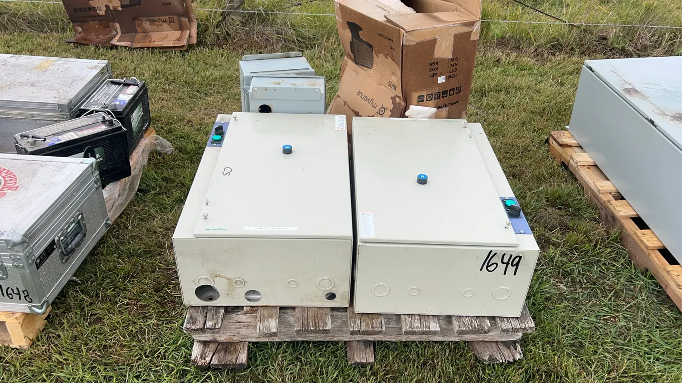 2 Electrical boxes, 2 Industrial electric control boxes, *Unreserved*