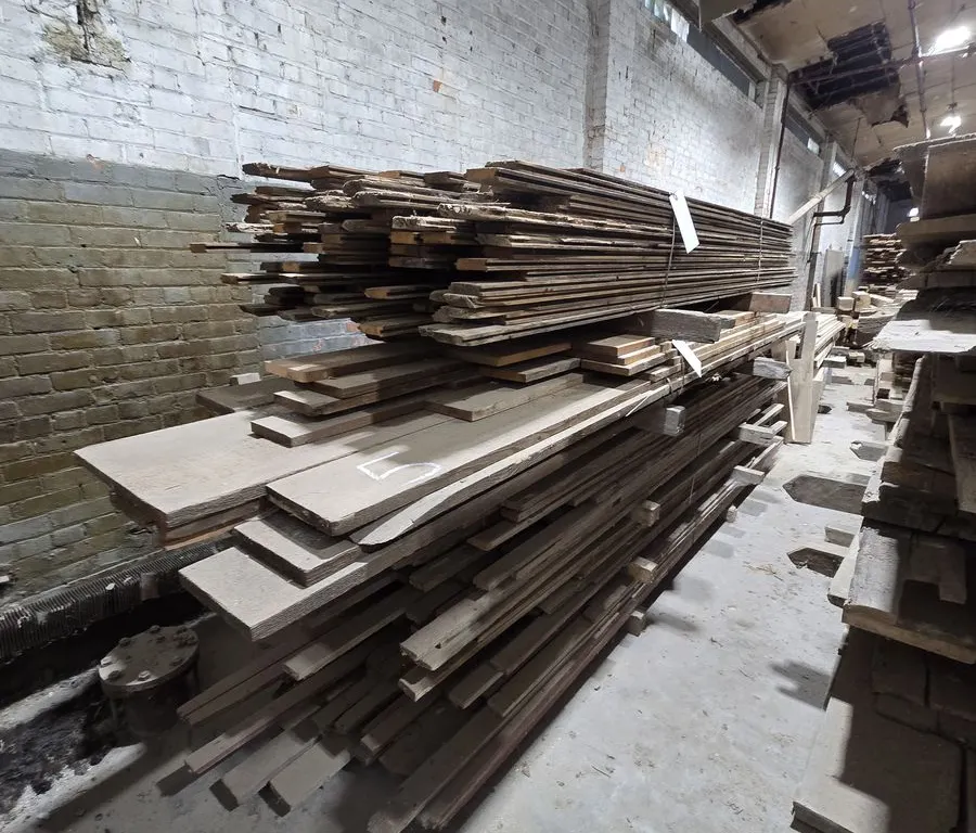 Salvaged & Re-Sawn Reclaimed Antique Barn Wood Planks & Boards