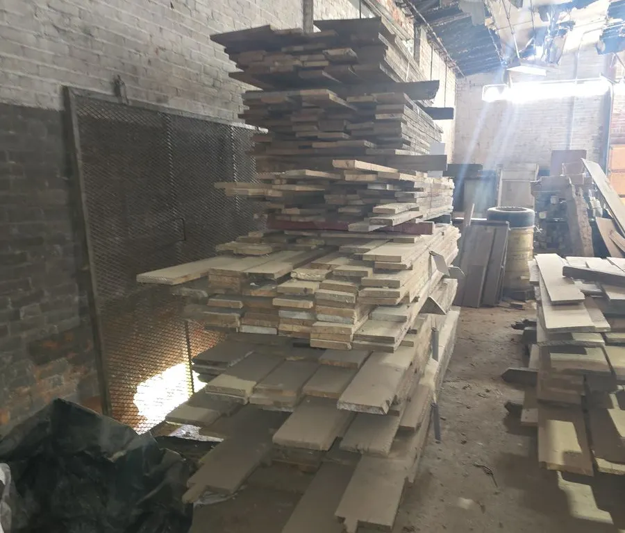 Re-Sawn Reclaimed Antique Barn Wood Planks