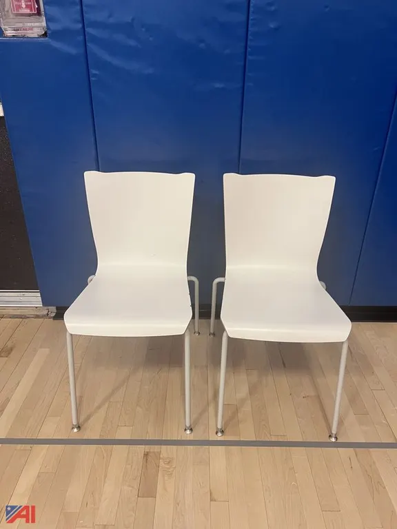 (36) Cafeteria Chairs