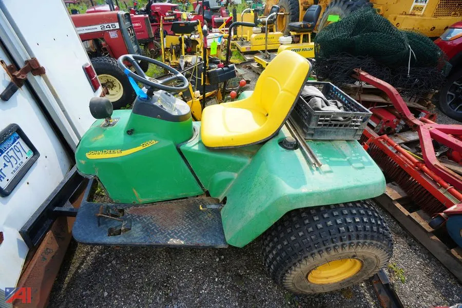 John Deere 1200A 3-Wheel Bunker & Field Rake