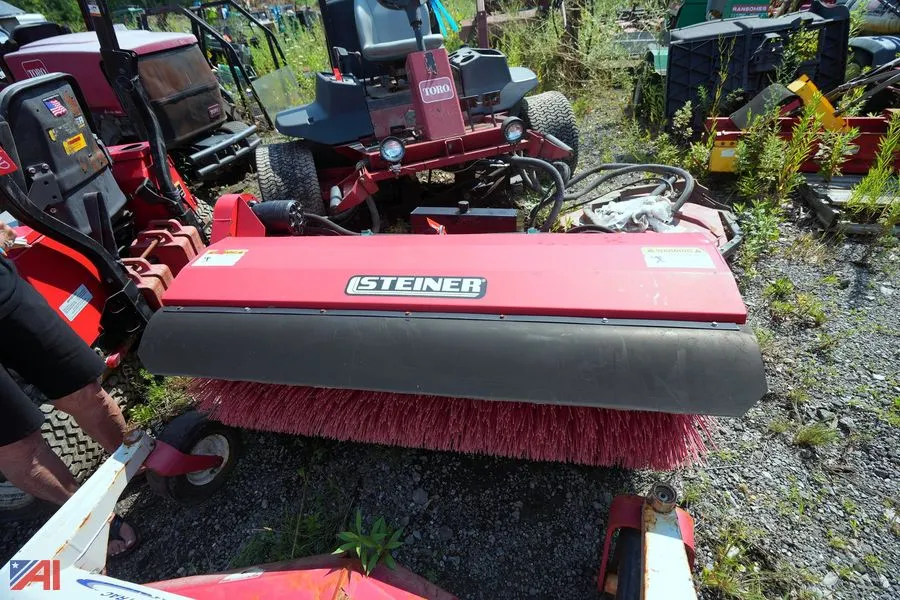 Steiner 54" Hydraulic Rotary Broom #75-70587B