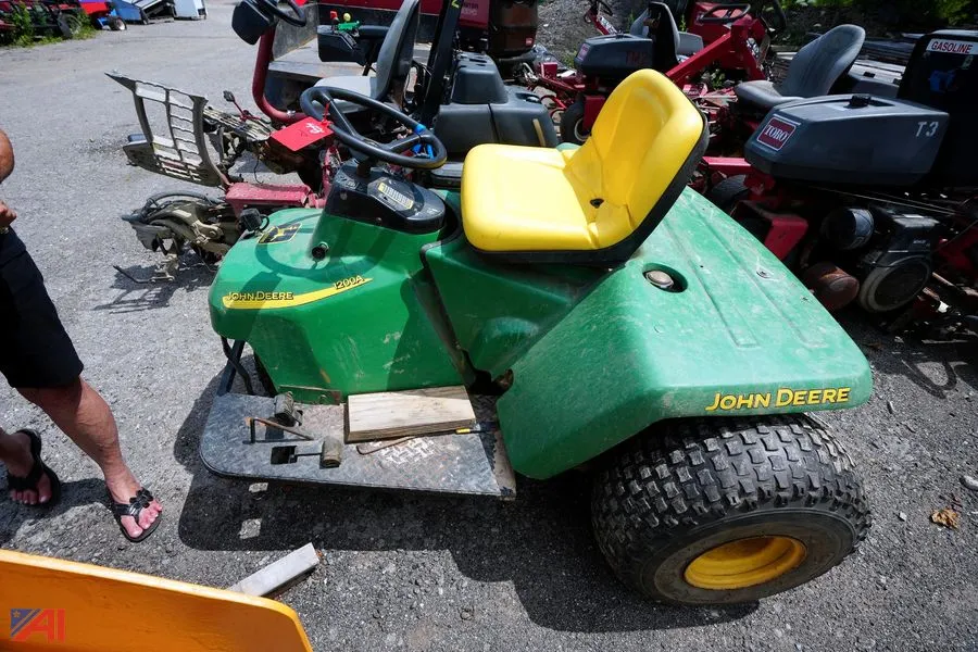 John Deere 3-Wheel #1200A Bunker & Field Rake