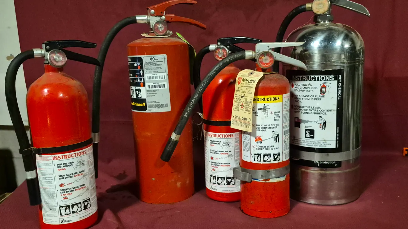 (5) Uncharged Fire Extinguishers