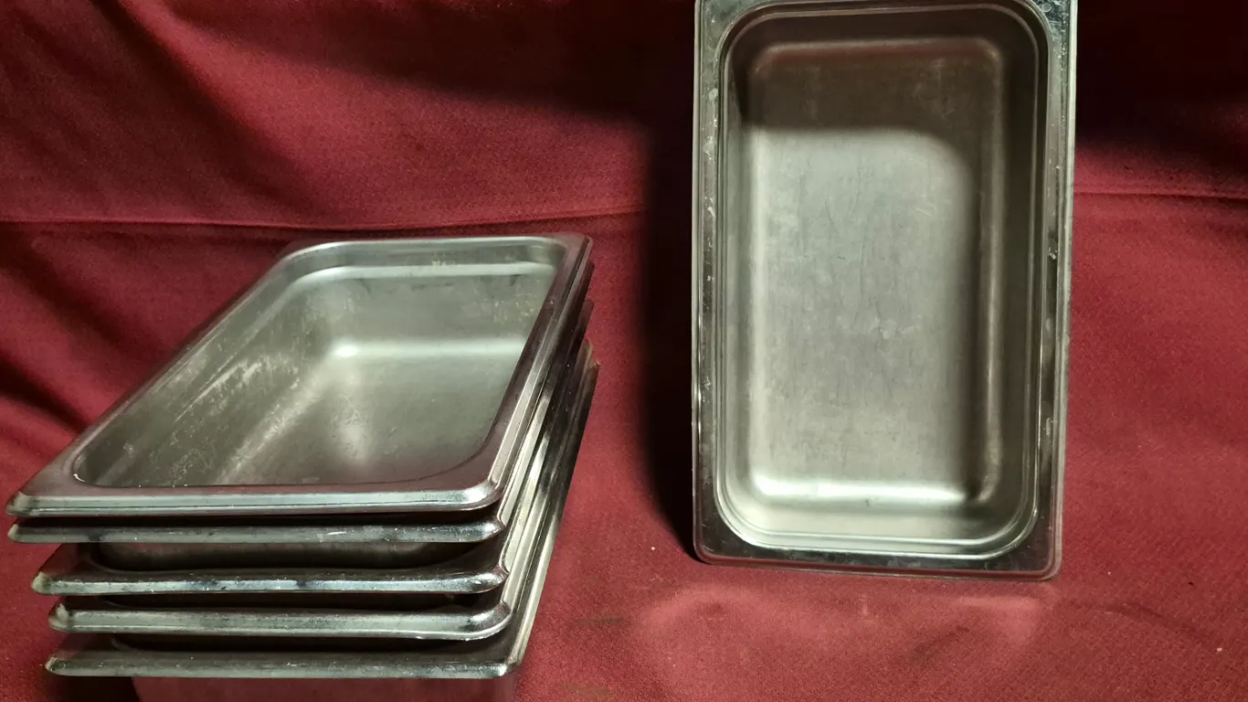 (6) Fourth Size 2-1/2" Deep Stainless Steel Hotel Pans