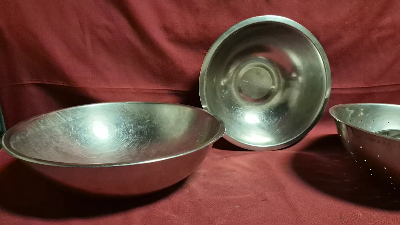 (2) Stainless Steel Mixing Bowls, (1) Stainless Steel Collander