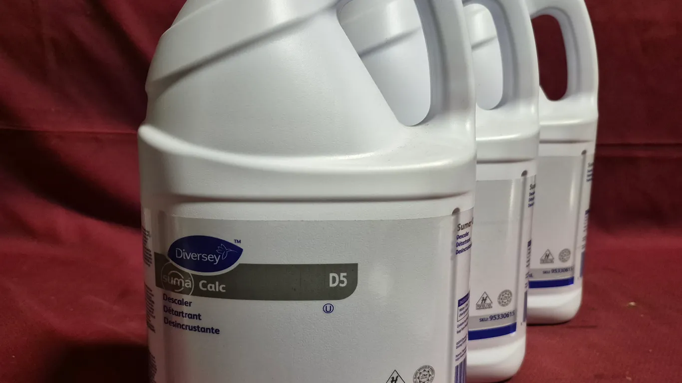 (3) New Bottles of Diversey Suma Calc Descaler