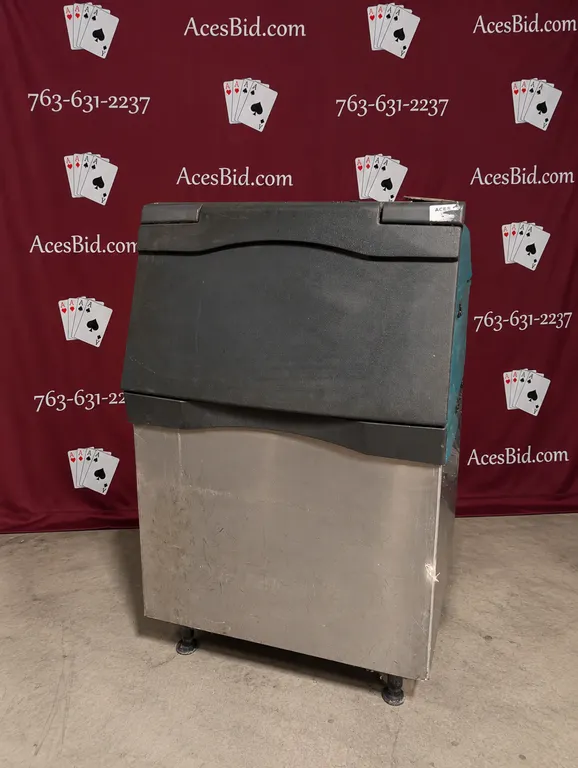Scotsman Ice Bin - Model # B530S - 30.5" x 34" x 50.5"