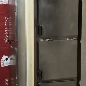(Runs and Cools) Beverage-Air 93" Refrigerated Pizza Prep Table on Casters with 3 Doors - Model #...