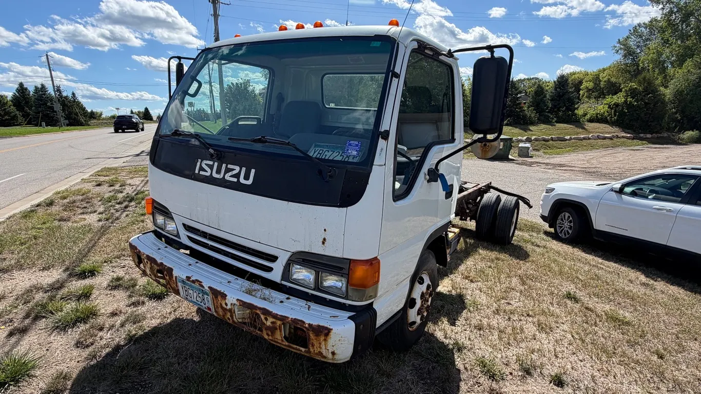 2005 Isuzu NPR-HD Truck