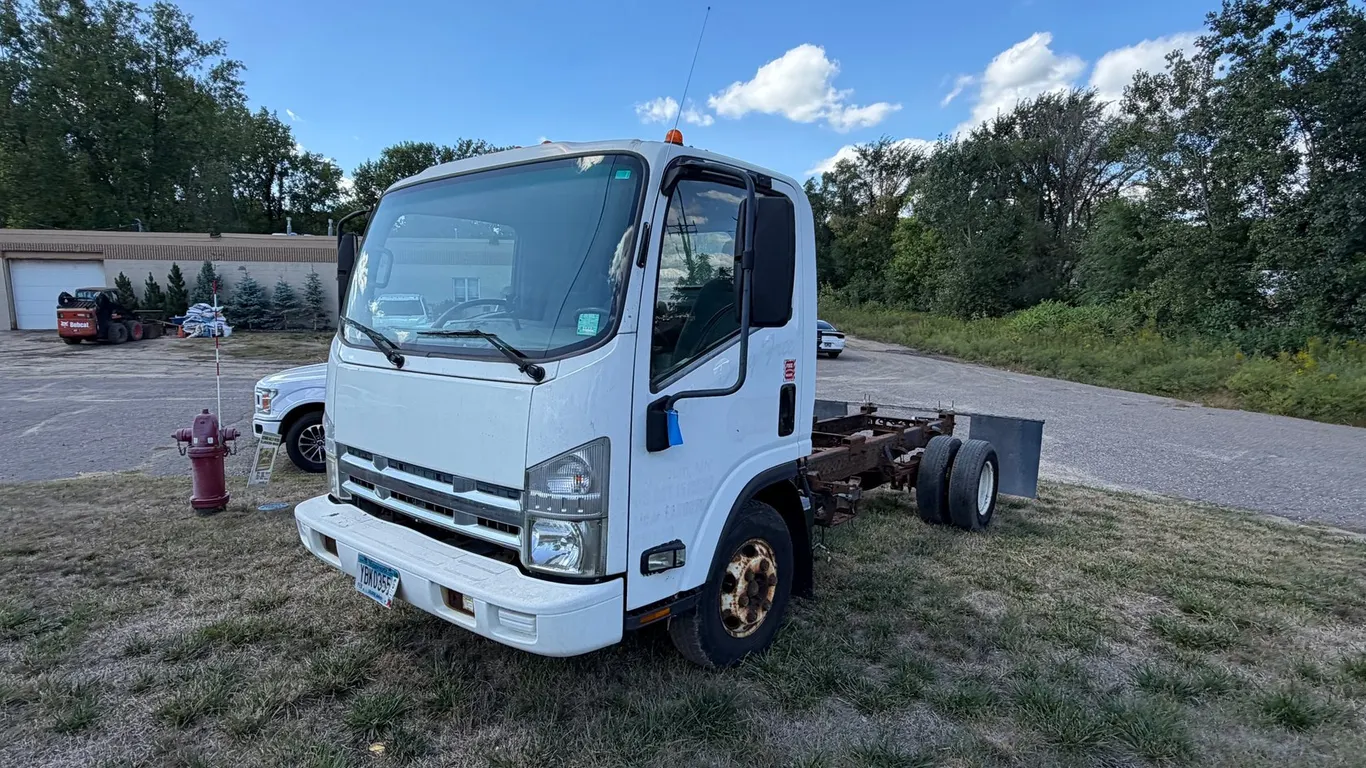 2008 Isuzu NPR-HD Truck