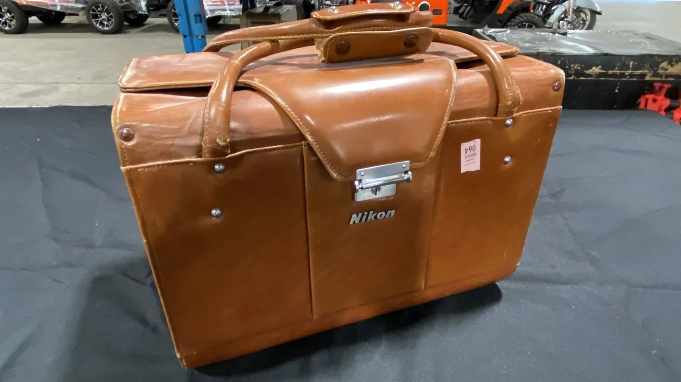 NIKON FB-11A BROWN LEATHER CAMERA BAG