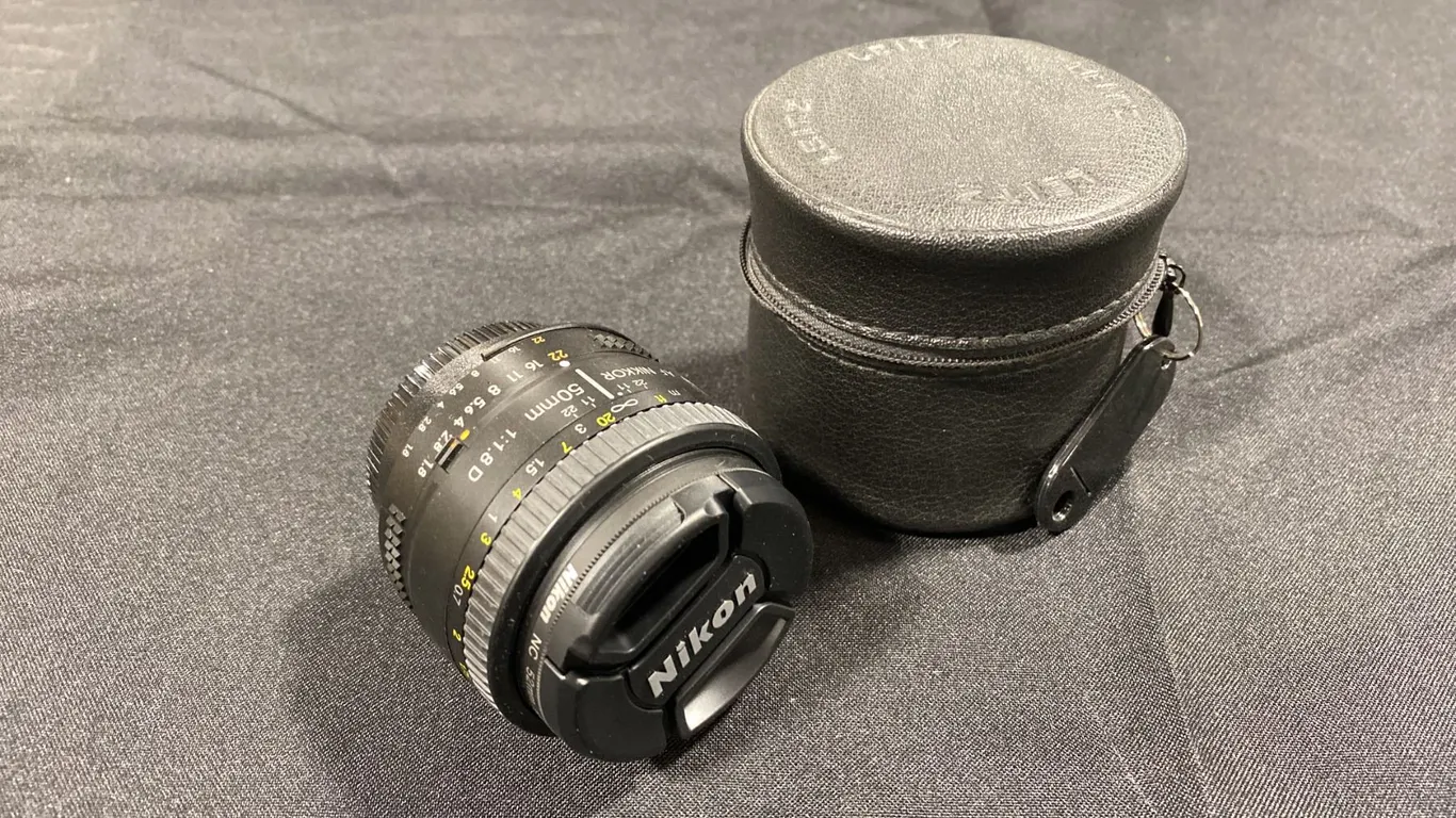 NIKON AF NIKOR 50MM 1:1.8D LENS WITH CASE *FITS NIKON F4 CAMERA*