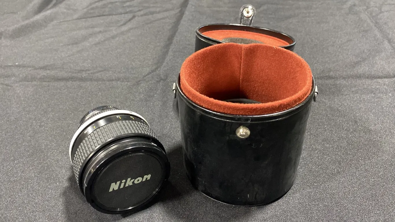 NIKON NIKKOR 85MM F/1.4 AL-S LENS WITH CASE