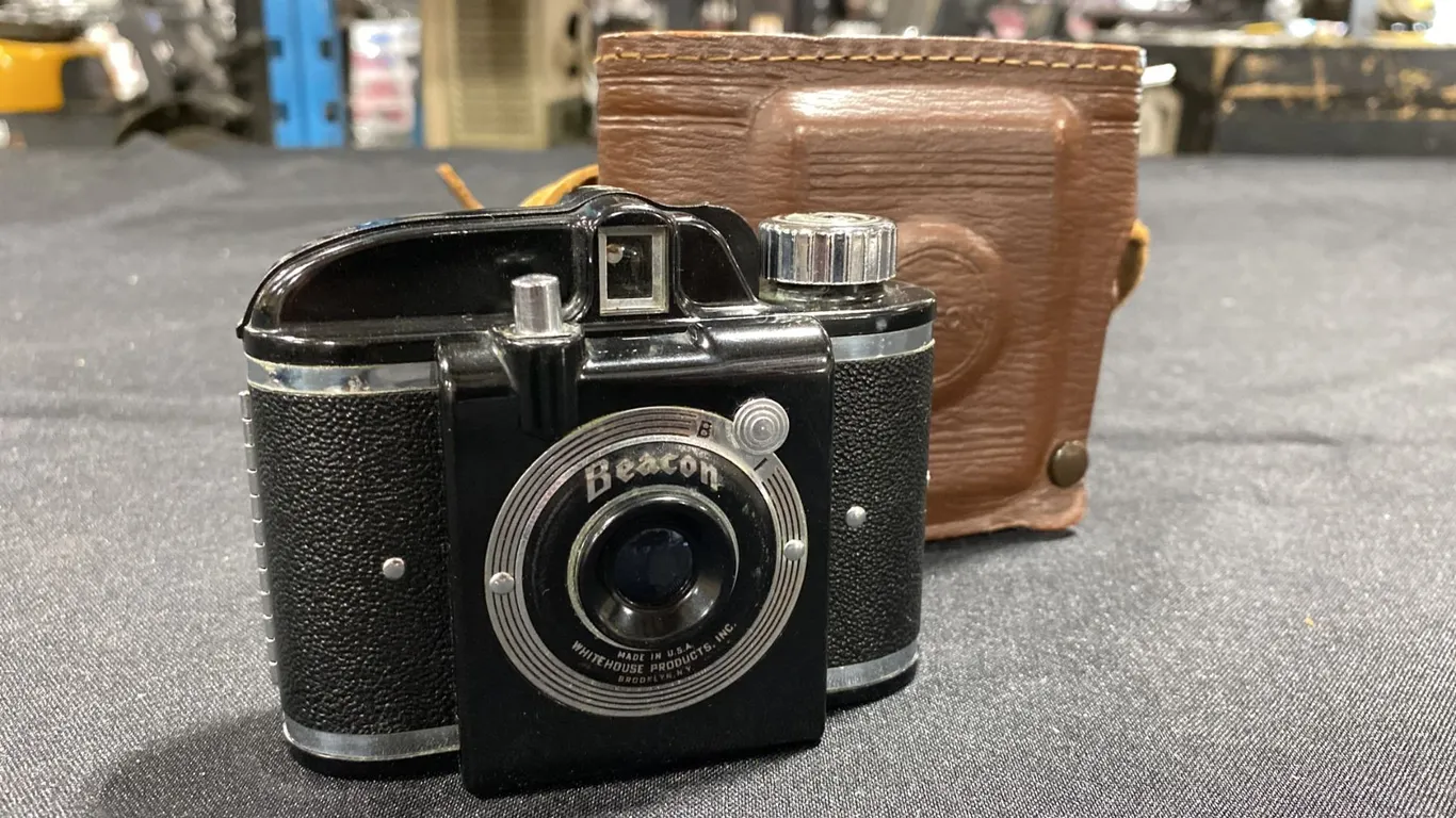 BEACON WHITEHOUSE PRODUCTS INC. BROOKLYN, N.Y. 35MM FILM CAMERA WITH CASE