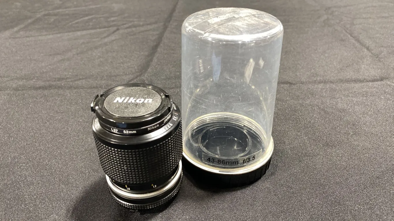 NIKON ZOOM-NIKKOR 43-86MM 1:3.5 LENS WITH CASE