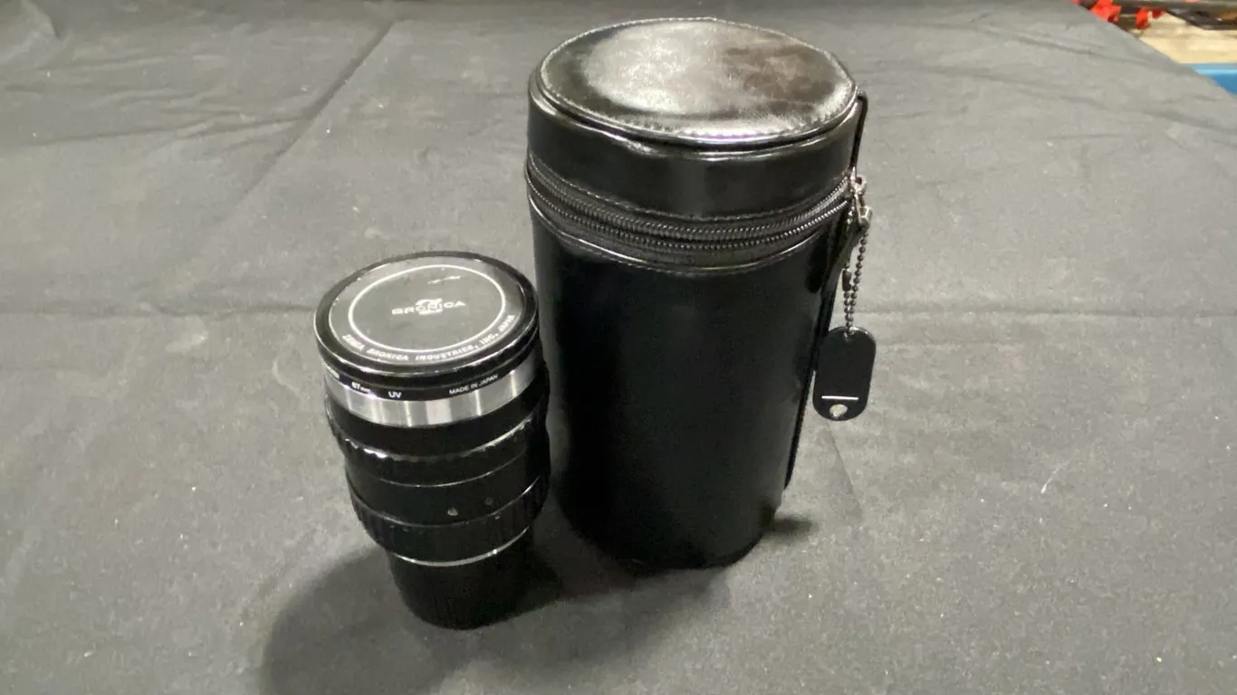 ZENZA BRONICA NIPPON KOGAKU NIKKOR-Q 1:3.5 F=135MM LENS WITH CASE