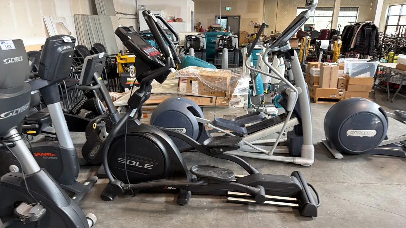 SOLE E98 LIGHT COMMERCIAL TRAINING SYSTEM WITH ARTICULATING PEDALS AND TOUCH CONSOLE