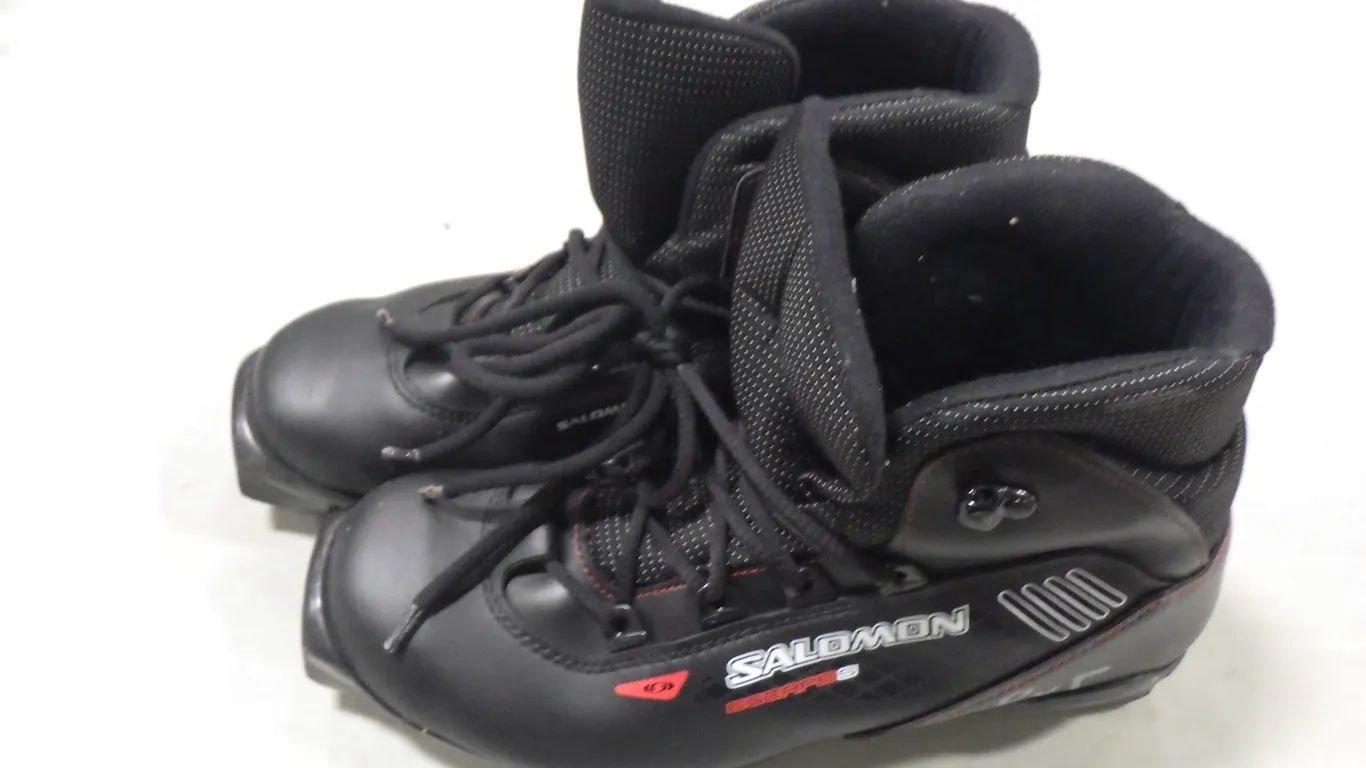Salomon Escape 5 Cross-country ski boot (size 8) Salomon Escape 5