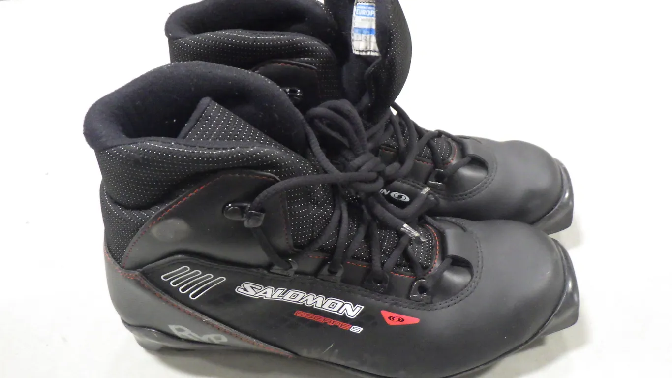 Salomon Escape 5 Cross-country ski boot (size 8.5) Salomon Escape 5