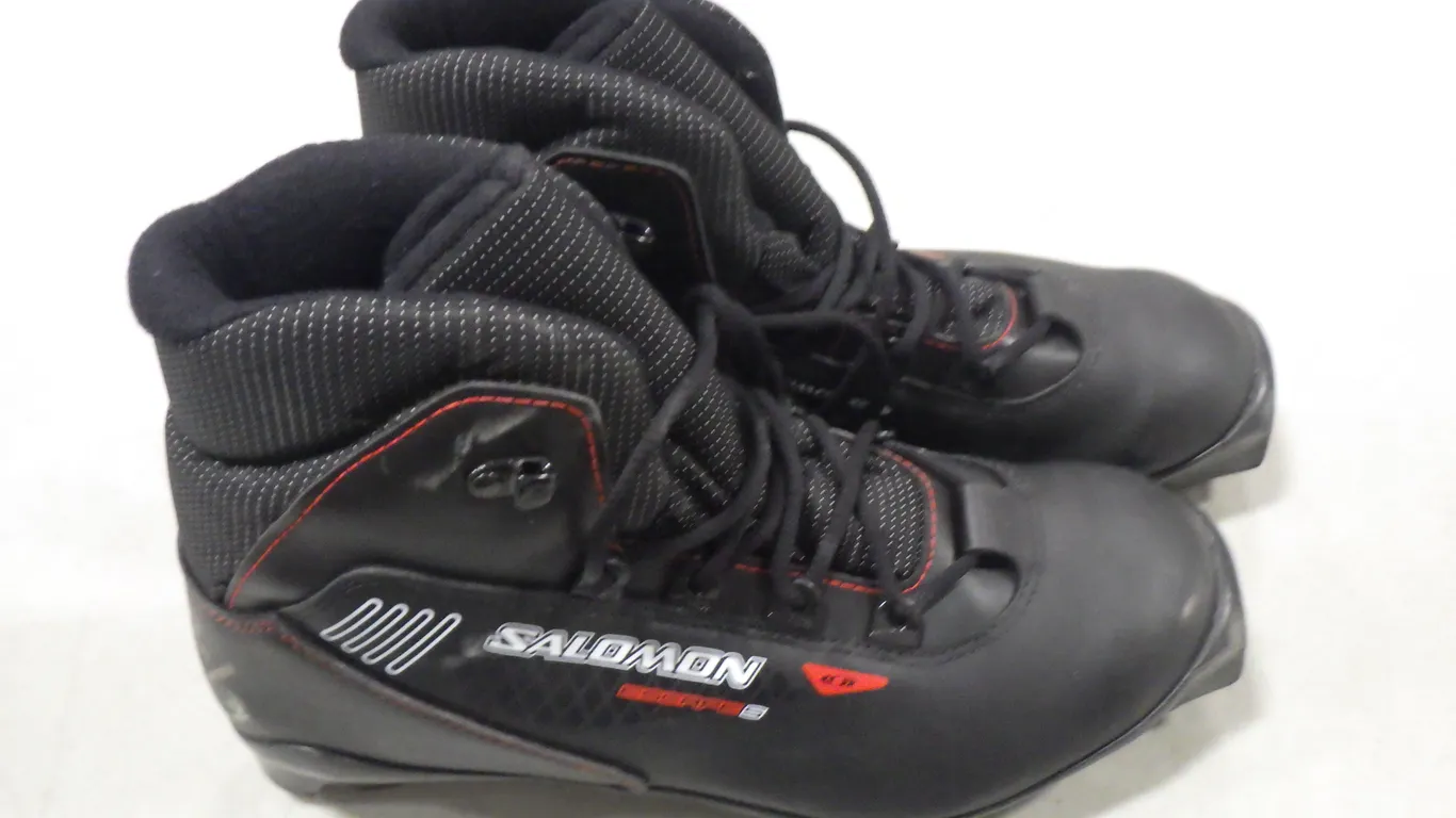 Salomon Escape 5 Cross-country ski boot (size 9) Salomon Escape 5