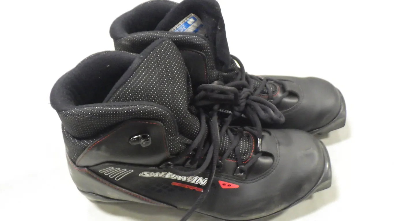 Salomon Escape 5 Cross-country ski boot (size 9.5) Salomon Escape 5