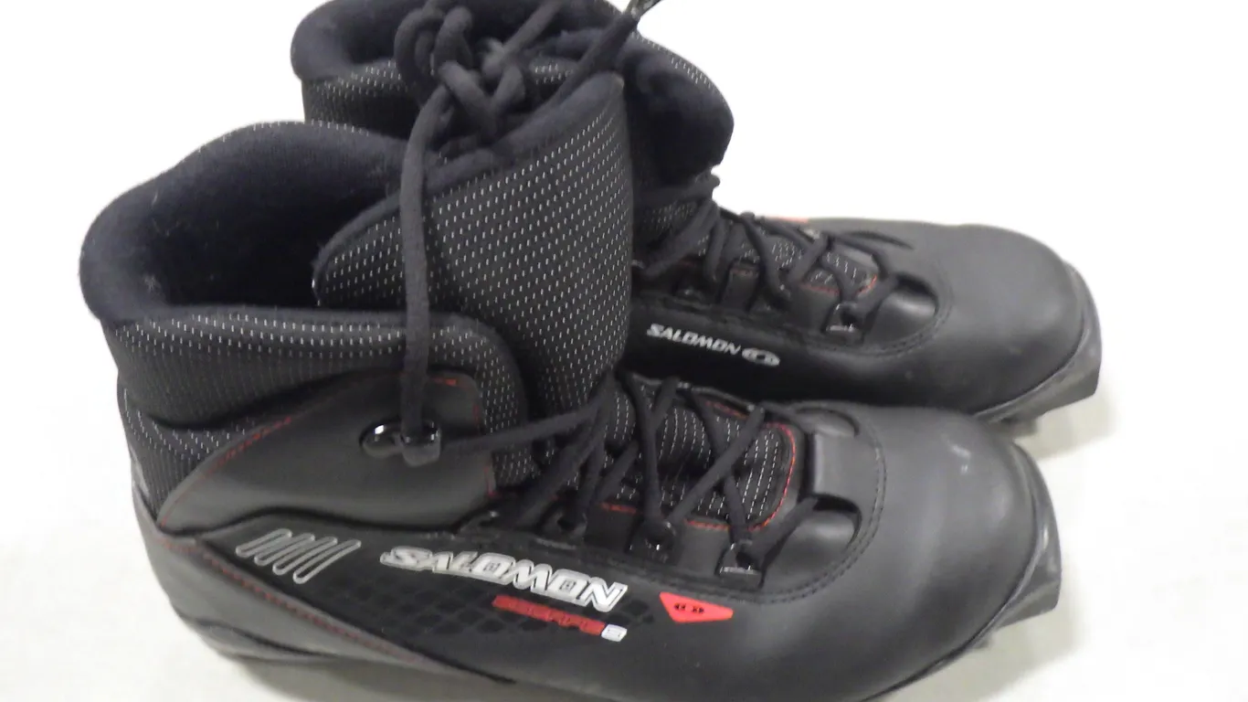 Salomon Escape 5 Cross-country ski boot (size 9.5) Salomon Escape 5