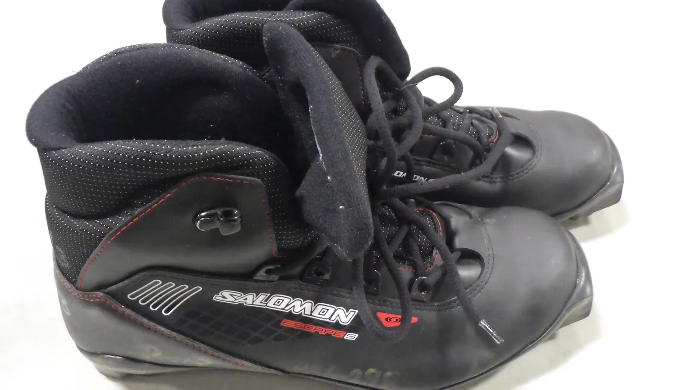 Salomon Escape 5 Cross-country ski boot (size 9.5) Salomon Escape 5