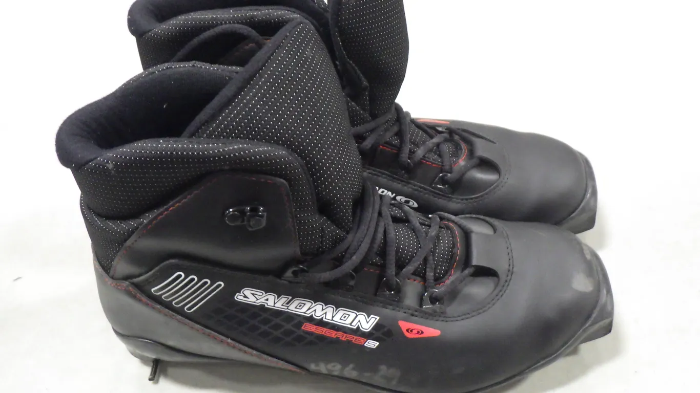 Salomon Escape 5 Cross-country ski boot (size 10) Salomon Escape 5