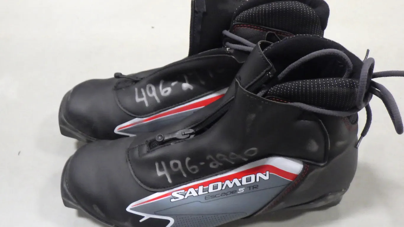 Salomon Escape 5TR Cross-country ski boot (size 11) Salomon Escape 5TR