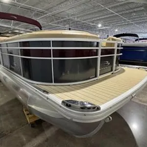 2016 Bennington 2350 RCL Pontoon