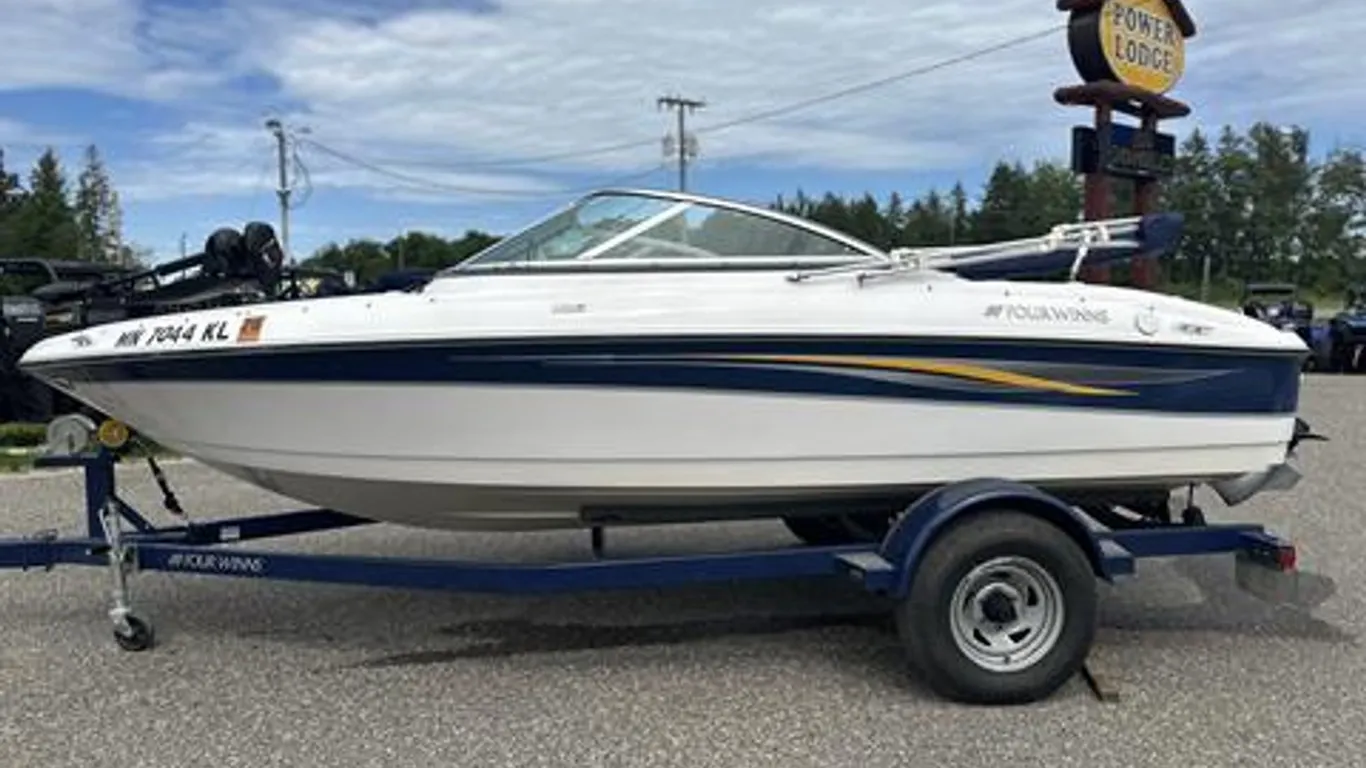 2008 Four Winns H183 Recreation Boat With Four Winns Trailer