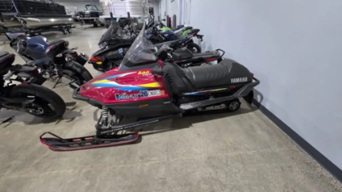 1999 Yamaha VX600FAC Snowmobile