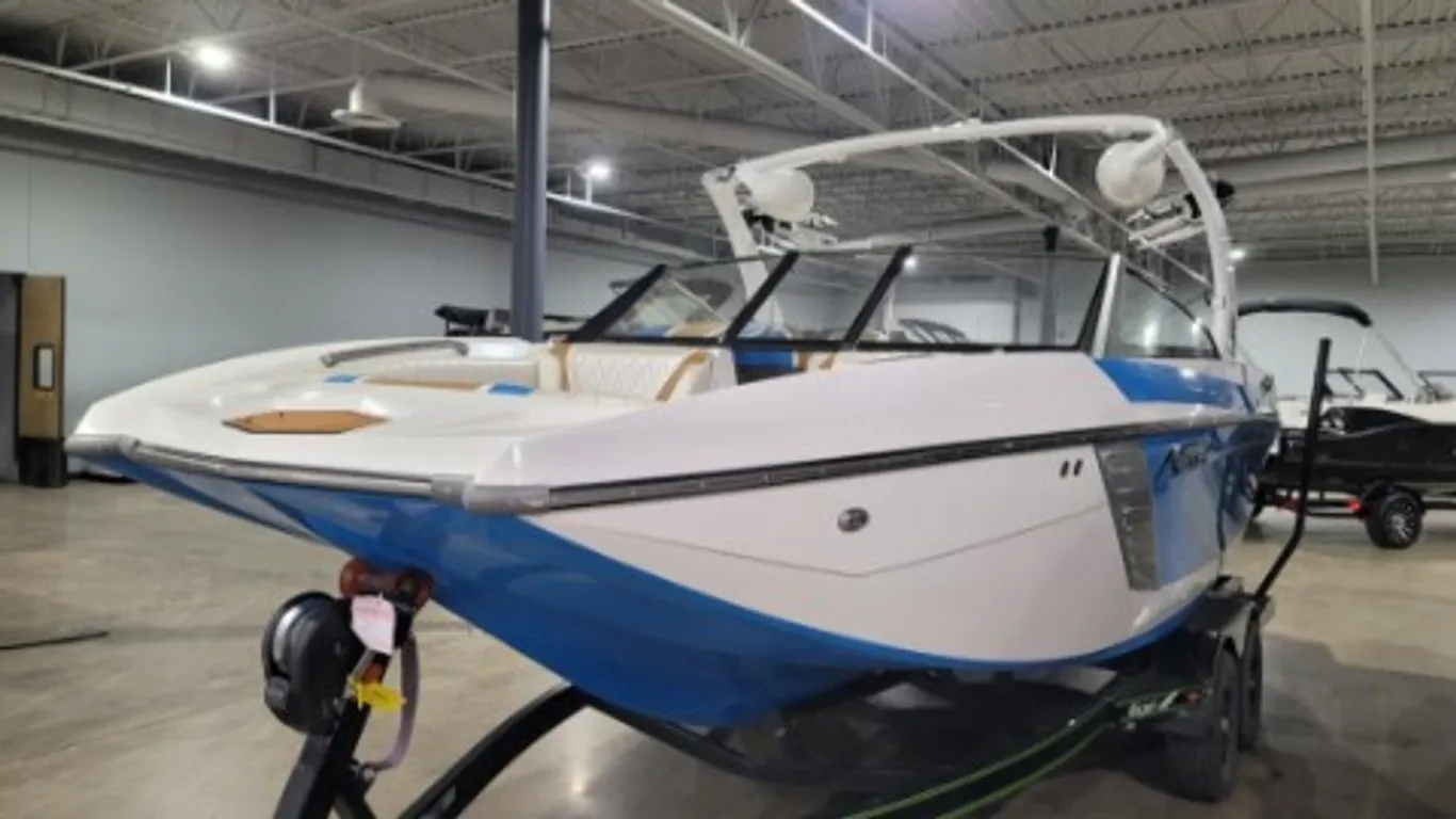 2015 Tige ASR Ski Boat With Trailer